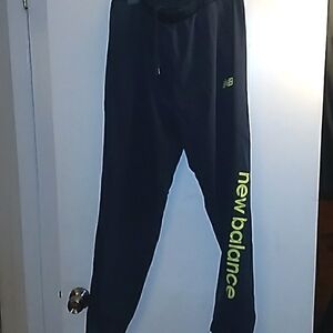 LARGE NAVY BLUE NEW BALANCE JOGGER PANTS